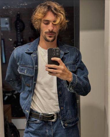 Bruno Montaleone comemora diferentes trabalhos. • Instagram/Bruno Montaleone