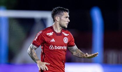 O jogador argentino tem vínculo com o clube gaúcho até fevereiro de 2025