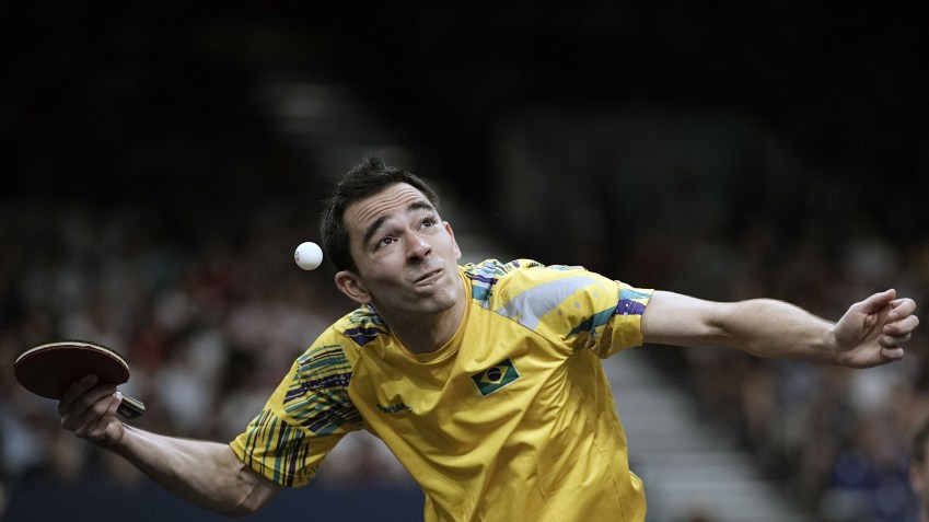 Hugo Calderano, em Paris 2024. • Alexandre Loureiro/COB