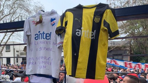 Camisas de Nacional e Peñarol foram penduradas na sede do clube uruguaio no velório de Izquierdo