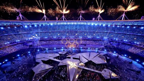 A cerimônia de encerramento de Paris 2024 teve show de fogos de artifício no Stade de France