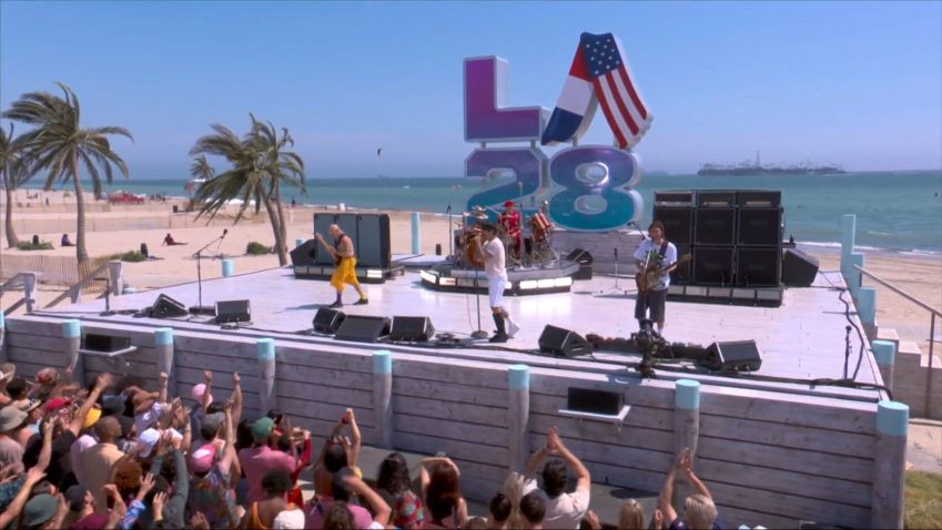 Red Hot Chili Peppers, Billie Eilish, Snoop Dogg e Dr. Dre se apresentaram em Venice Beach, em Los Angeles, na passagem de bastão de Paris 2024/ Reprodução/X/@jeuxolympiques