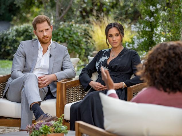 Meghan Markle, Duquesa de Sussex, revelou pela primeira vez que teve pensamentos suicidas em uma entrevista com Oprah Winfrey em 2021. / Joe Pugliese/Folheto/Reuters via CNN Newsource