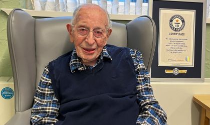 Homem mais velho do mundo celebra aniversário de 112 anos