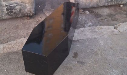 Máfia italiana deixa caixão em frente à casa de ativista em Roma, diz polícia