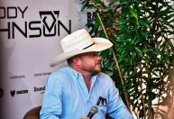 Em Barretos, Cody Johnson diz se identificar com música brasileira: