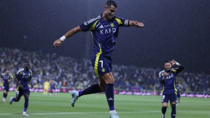 CR7 comemora gol que fechou o placar de 2 a 0 para o Al-Nassr