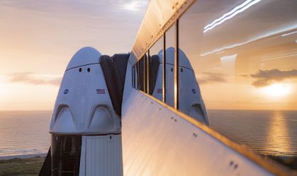 A empresa do Elon Musk, que produz o veículo, tem um acordo com a agência para fazer transportes comerciais para a órbita terrestre, para a ISS ou além