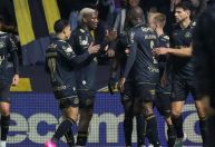 Criciúma vence Red Bull Bragantino e ganha três posições no Brasileirão