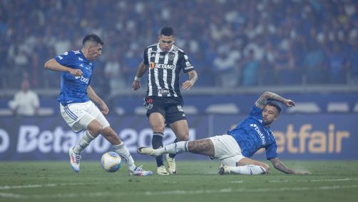 Lance de Cruzeiro x Atlético-MG pela 22ª rodada do Campeonato Brasileiro