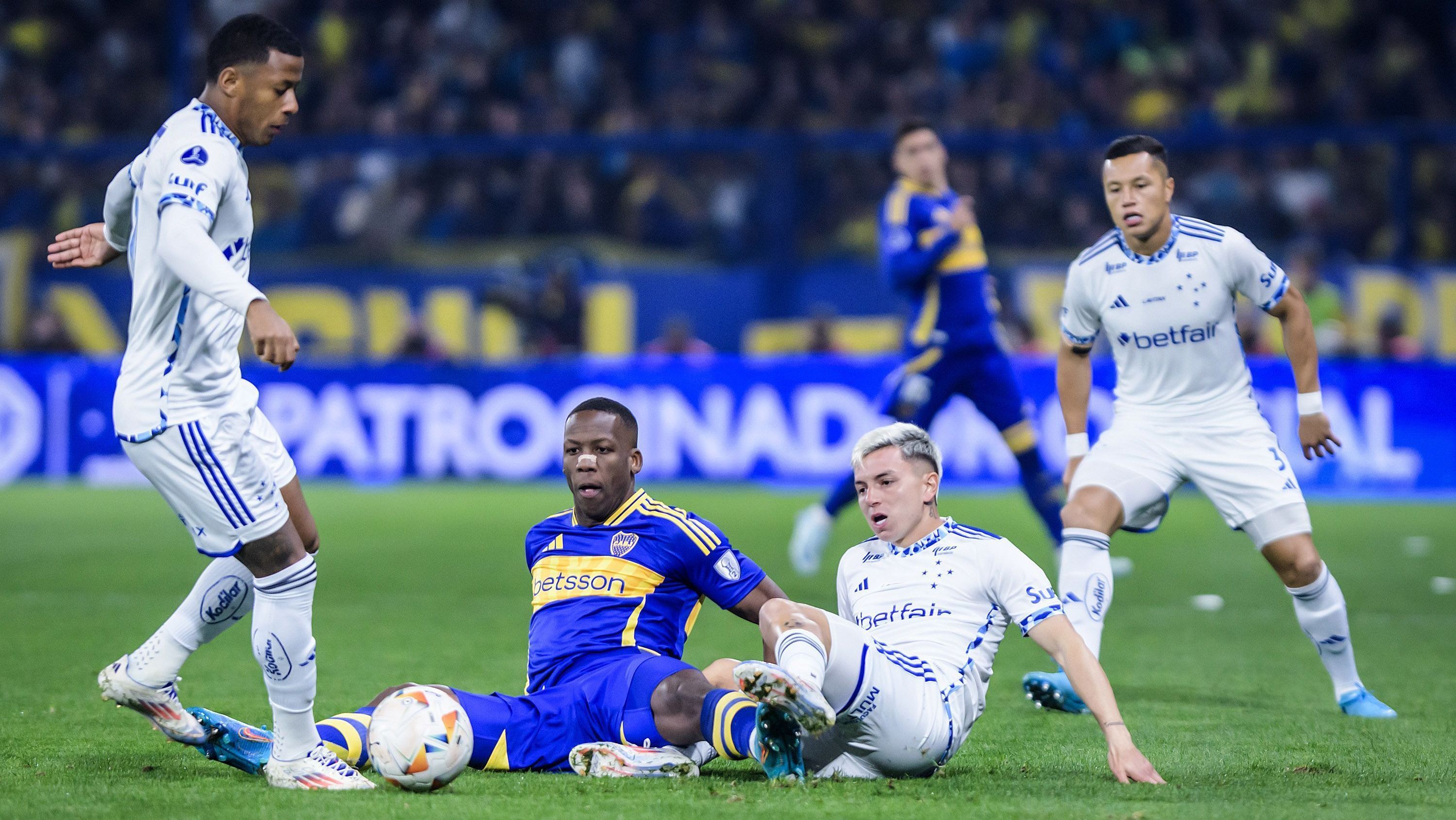 Boca Juniors e Cruzeiro se enfrentam nesta quinta (22) pela Sul-Americana