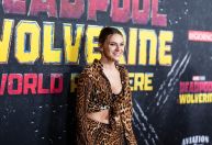 Ryan Reynolds homenageia Dafne Keen em