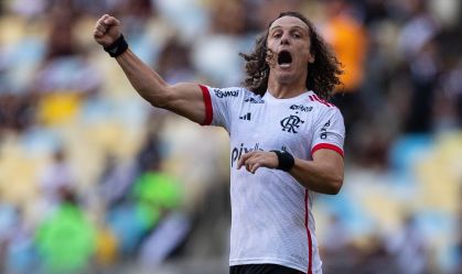 David Luiz comemora seu gol com a camisa do Flamengo
