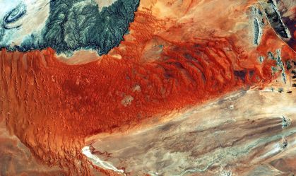 Imagem obtida em janeiro de 2016 pelo satélite Sentinel-2A do centro-oeste da Namíbia, área ao redor do Parque Namib Naukluft