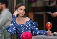 Lily Collins diz que "Emily em Paris" estreou em meio a incertezas