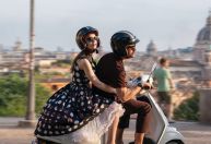 Emily em... Roma: novas fotos da quarta temporada são divulgadas; veja