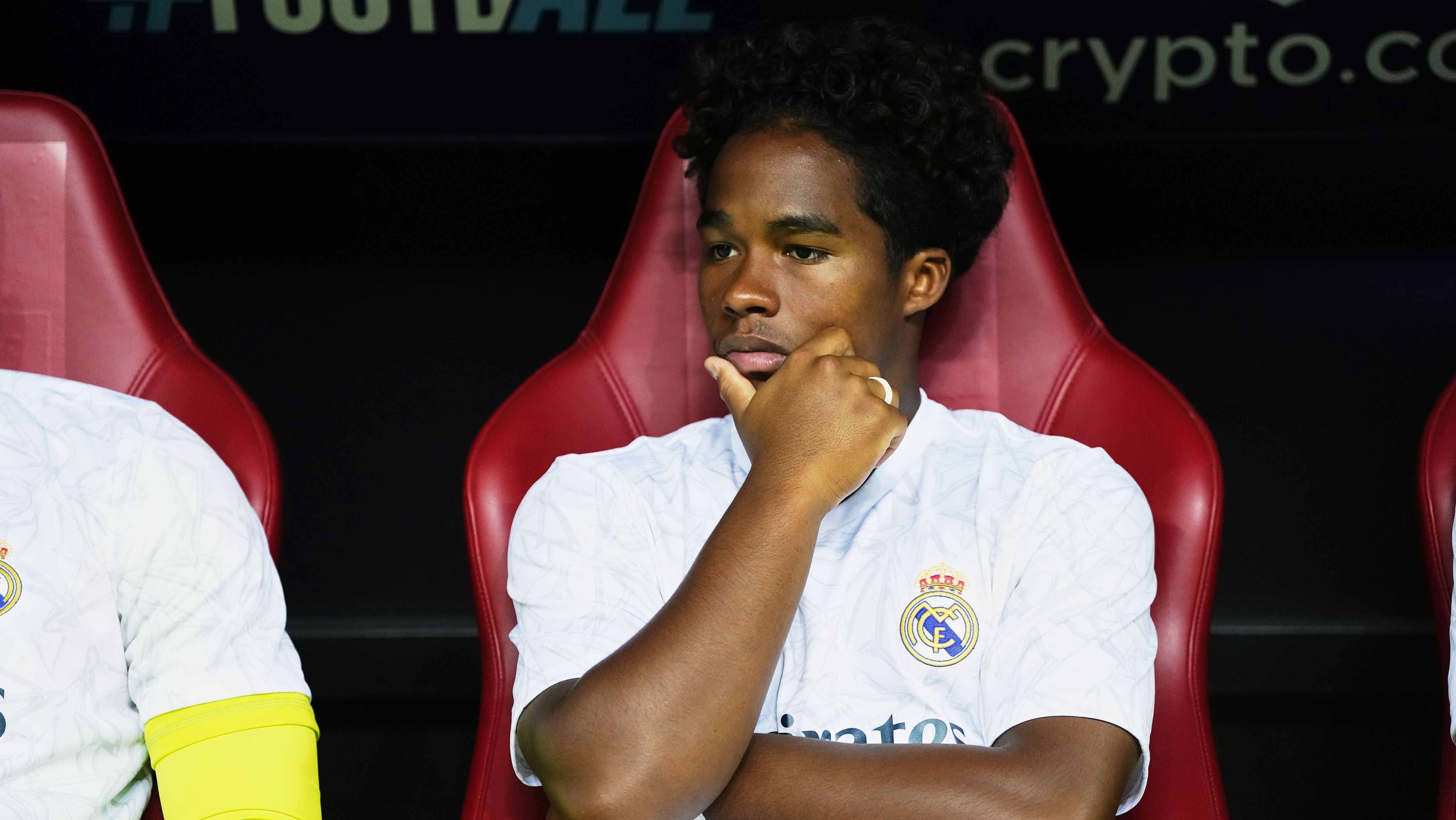 Endrick no banco de reservas do Real Madrid na final da Supercopa da Uefa