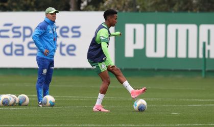Estêvão voltou a treinar com bola