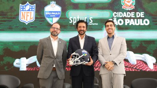 Luis Martinez, diretor comercial e de marketing da NFL na América Latina, Ricardo Nunes, prefeito de São Paulo, e Gustavo Pires, presidente da SPTuris