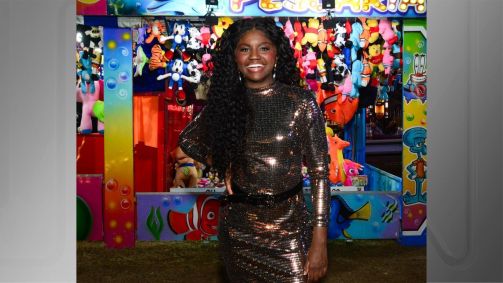 Kenya Sade, que apresenta o Circuito Sertanejo junto com Rafa Kalimann, na Festa do Peão de Barretos 2024