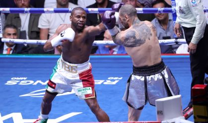 Floyd Mayweather em luta no México
