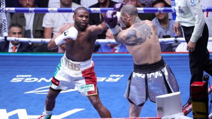 Floyd Mayweather em luta no México