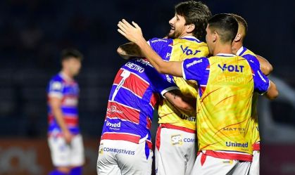 Fortaleza comemora gol contra o Red Bull Bragantino