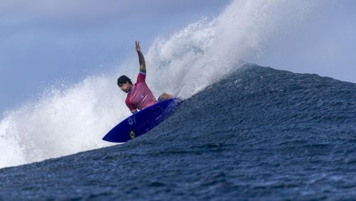 Gabriel Medina na única onda que conseguiu pegar na semifinal da Olimpíada de Paris