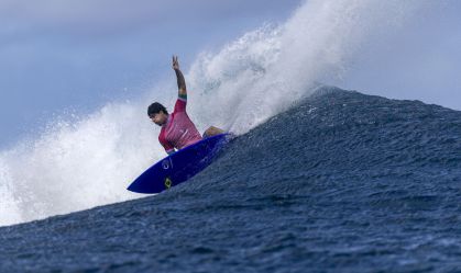 Gabriel Medina na única onda que conseguiu pegar na semifinal da Olimpíada de Paris