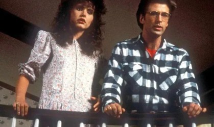 Tim Burton explica ausência de Alec Baldwin em "Os Fantasmas Ainda Se Divertem"