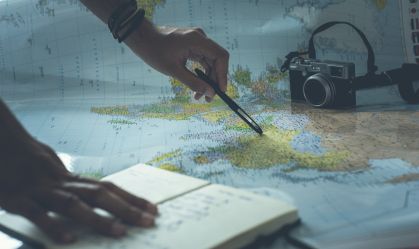 Empresas de viagem dos EUA planejam demissões em massa antes de 2025