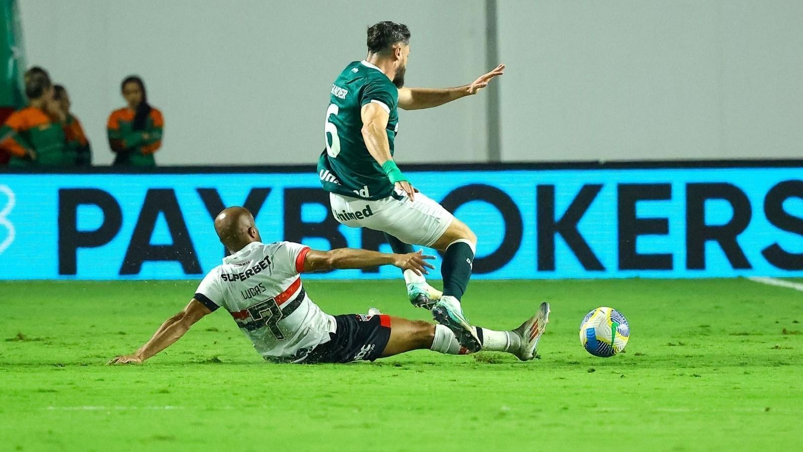 Em jogo morno, São Paulo garantiu a classificação para as quartas de final da Copa do Brasil