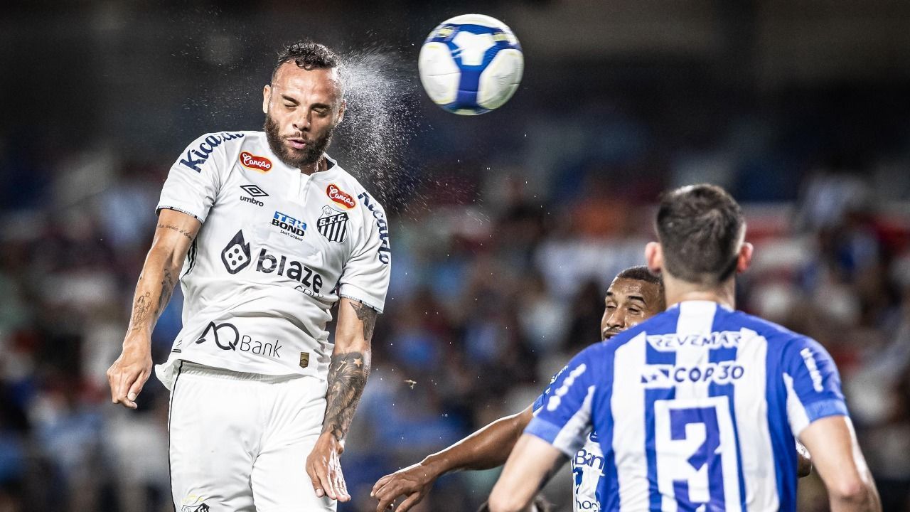 Guilherme marcou duas vezes na vitória do Santos contra o Paysandu