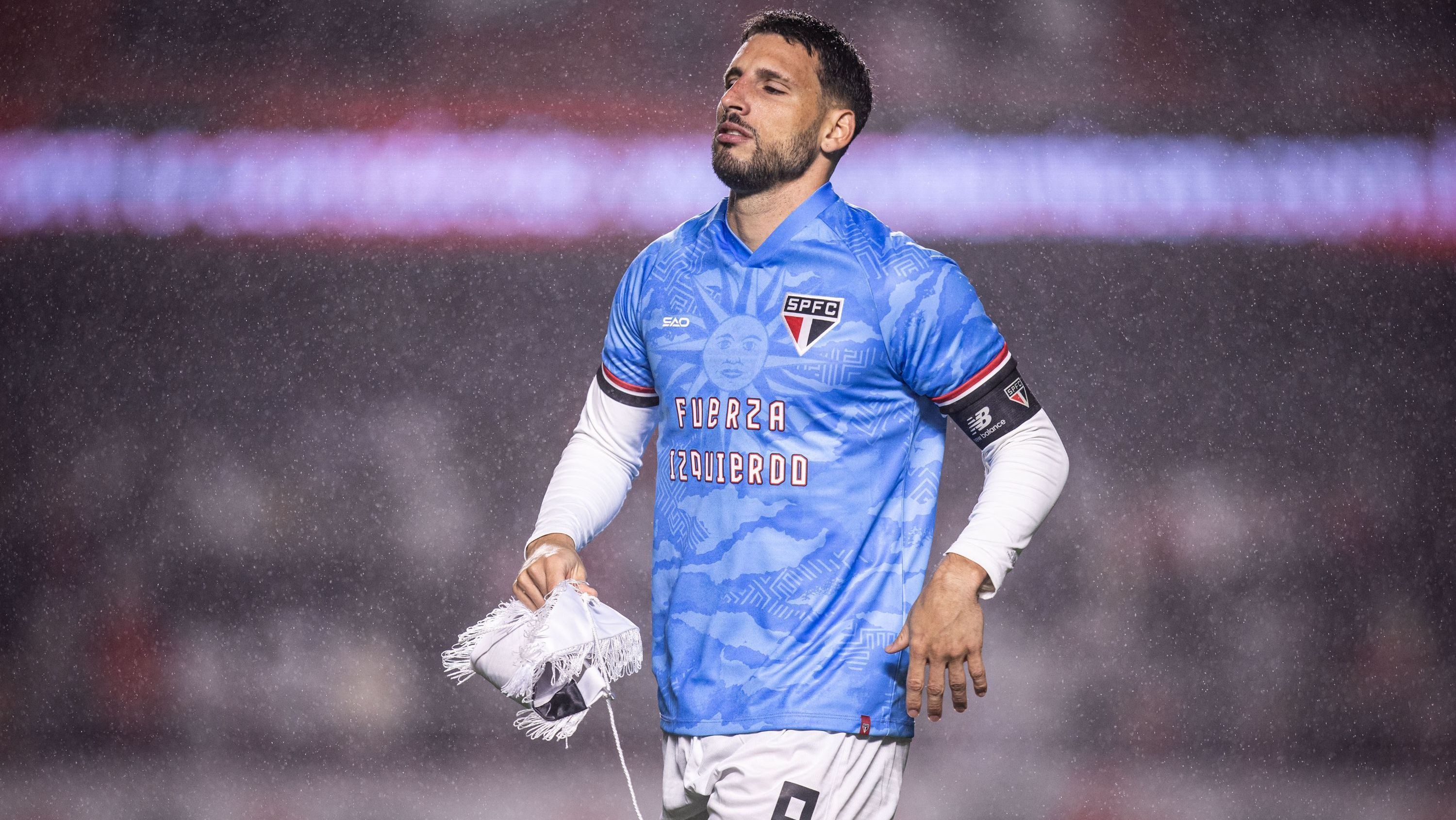 Homenagem de Calleri a Juan Izquierdo