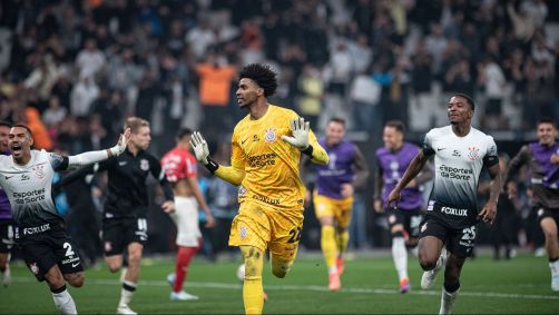 Hugo Souza brilhou e garantiu a classificação do Corinthians nos pênaltis