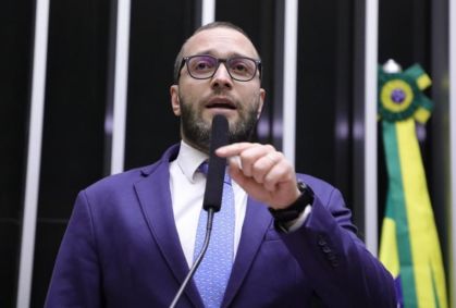 Moraes cita Filipe Barros em inquérito contra Eduardo Bolsonaro