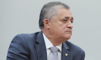 Guimarães defende regra atual de emendas impositivas e revisão após 2026