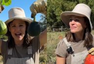 Jennifer Garner mostra vida de fazendeira nas redes sociais