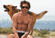 Jeremy Allen White volta a viralizar em nova campanha de roupa íntima; veja