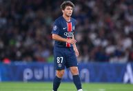 Sem Mbappé, PSG inicia temporada com dez gols em dois jogos; reforço brilha