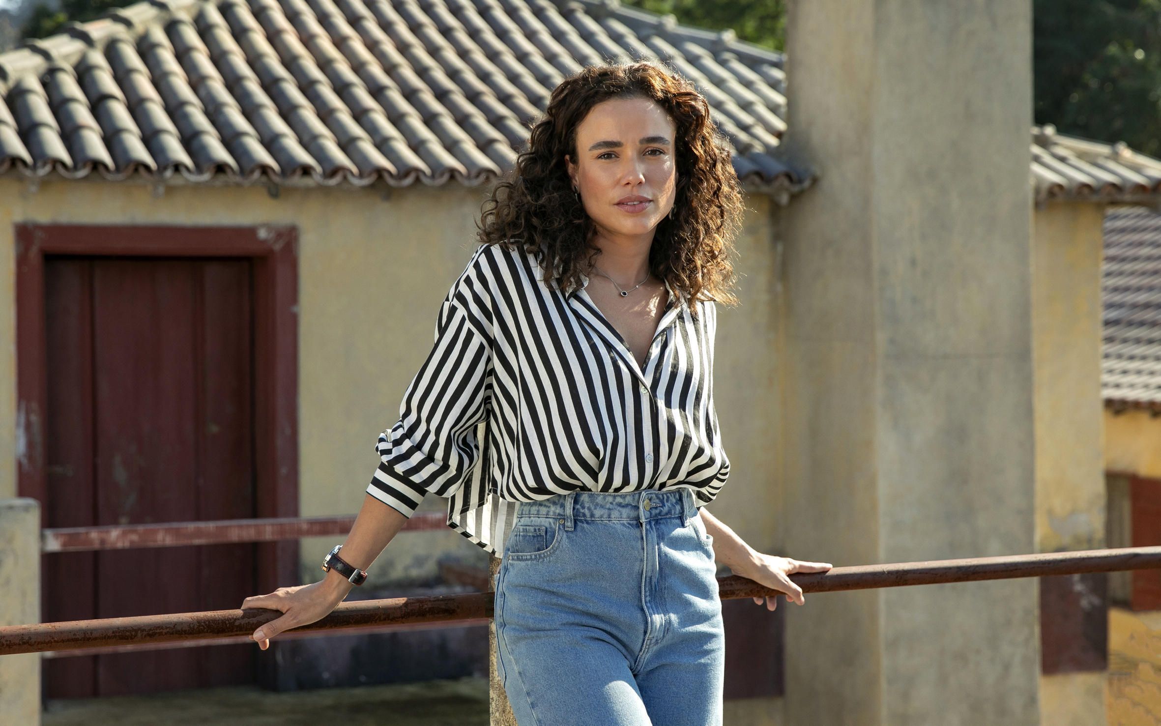 Kika (Juliane Araujo) ajudará no processo de sucessão. • Globo/ Manoella Mello