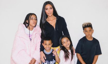 Kim Kardashian diz que filhos querem padrasto: "Tentam arrumar encontros"