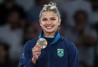 À CNN, Larissa Pimenta celebra bronzes em Paris e diz: 