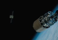 Imagens mostram pedaço de foguete abandonado na órbita da Terra; veja