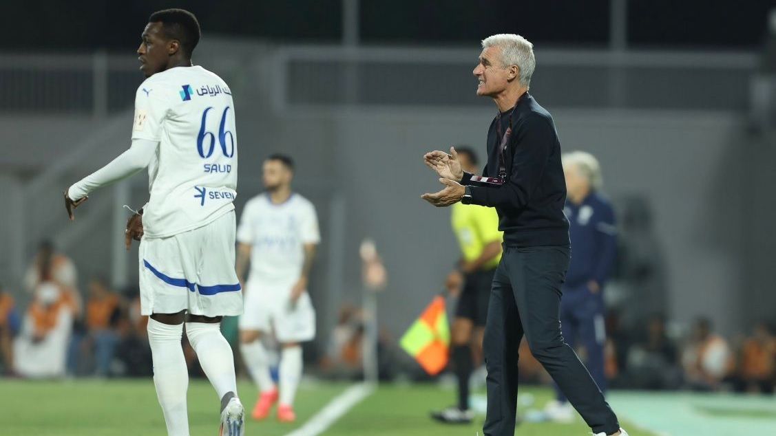 Luis Castro durante a final da Copa Saudita entre Al-Nassr e Al-Hilal