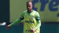 Palmeiras descarta saída de Mayke, que segue na mira do Santos