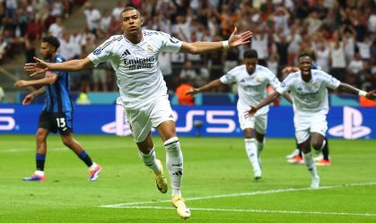 Mbappé comemora seu primeiro gol pelo Real Madrid