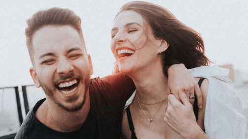 “Coloquei prótese de silicone quando tinha uns 23 anos. Sempre detestei. Anos atrás fiz o explante”, escreveu ela