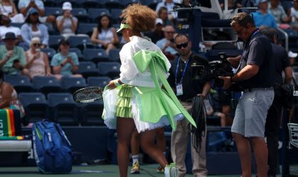 Look de Naomi Osaka rouba a cena no US Open: "Sailor Moon tenista"