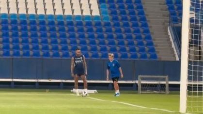 Neymar e o filho Davi Lucca em treino no Al-Hilal
